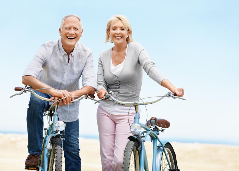 Đi xe đạp giúp người cao tuổi lạc quan, yêu đời